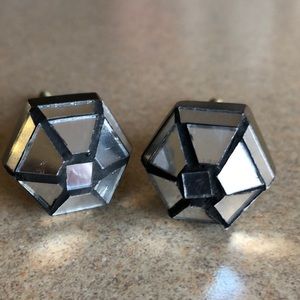 Mirrored drawer or cabinet pulls